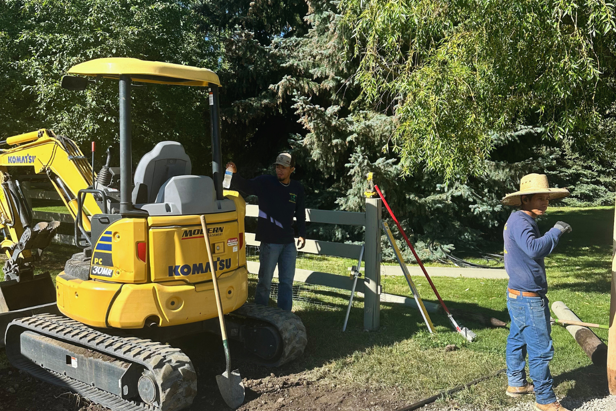 new fence installation|custom fences|wood fences|modern fence designs|Whitehead Landscaping|Idaho fence builders|privacy fences|security fences|durable fences|stylish fences|backyard fences